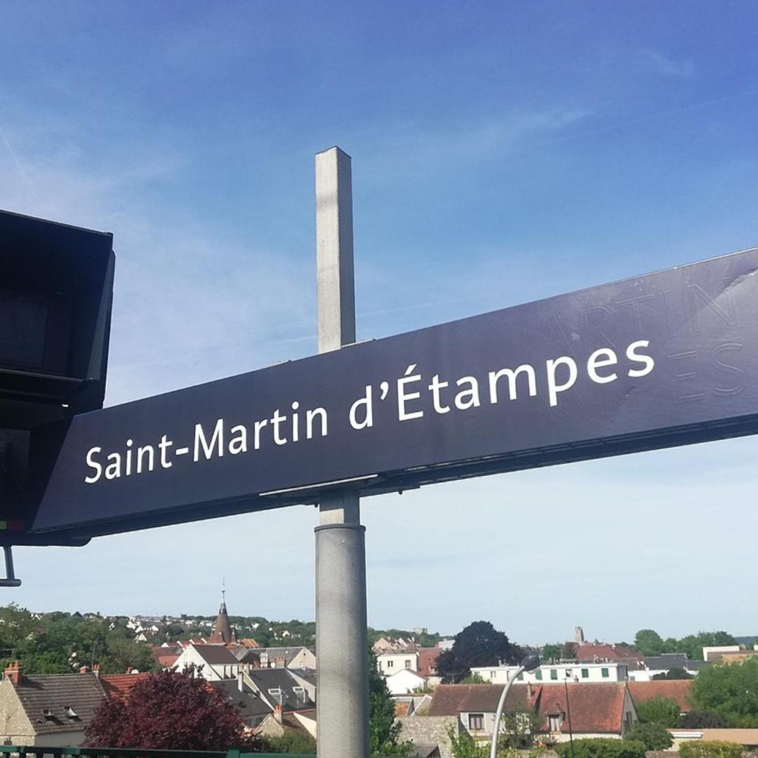 Charmant Studio A Etampes Étampes Exterior foto